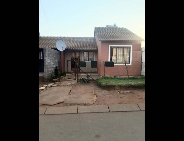 2 BEDROOM HOUSE FOR SALE IN LUFHERENG